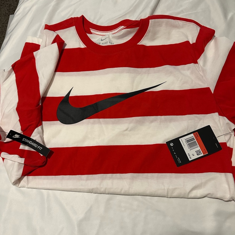 Nike - Picture 3 of 3